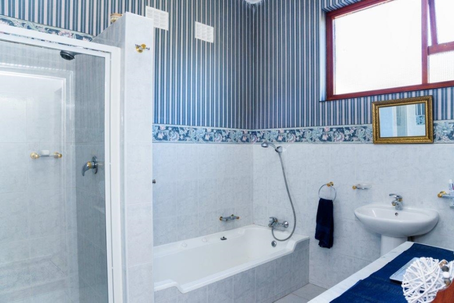 5 Bedroom Property for Sale in Bonnie Doone Eastern Cape